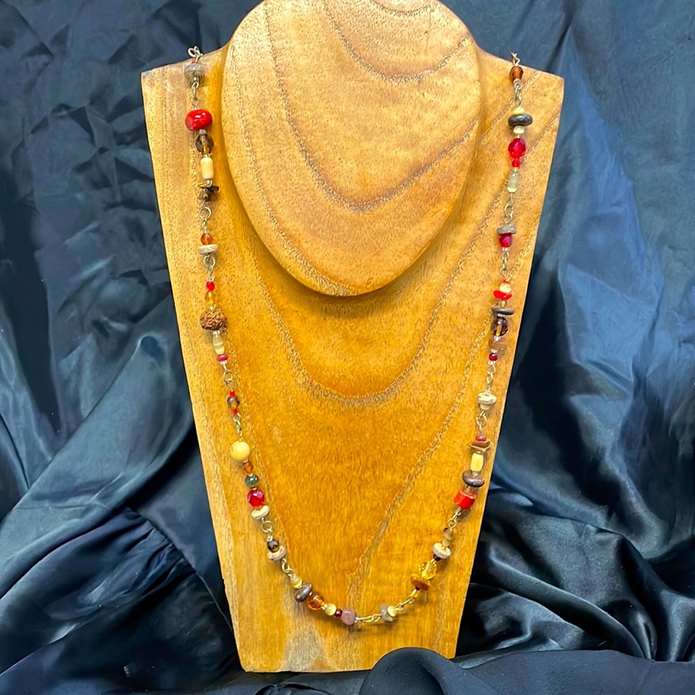 Beaded fashion necklace